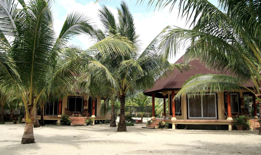 Le Palme Beach Resort Pandan Exterior foto